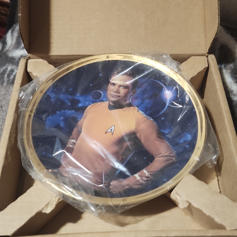 Star Trek Collectible Plate. KIRK. 25TH ANNIVERSARY